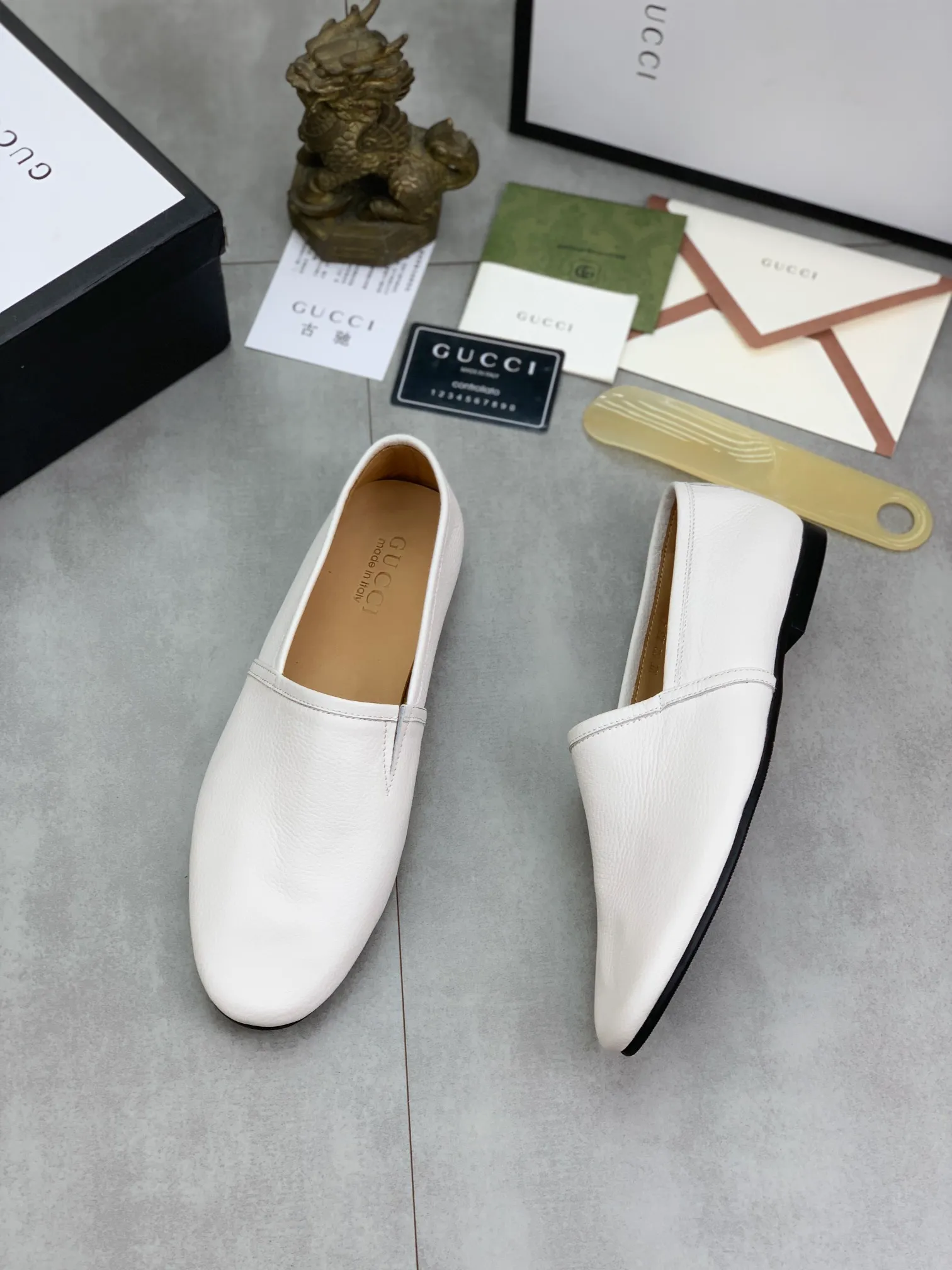 Men's Men's Shoes 💰P500💰【New Style】Water-dyed Niuli Gucci's most popular selection of lazy slip-on leather shoes (Gucci) official website latest Gucci lazy leather shoes, hot style 💥 simple and elegant style, exclusive for trendy men. Unique official website latest brand original double G embossing Elements 👑 Original Gucci decoration, fashionable and elegant, fabric original calfskin ✅ fully imported first-layer cowhide lining, official website designated wear-resistant, rubber business outsole, classic model taken at the counter in real life 🎬38-44 Black brown white optional